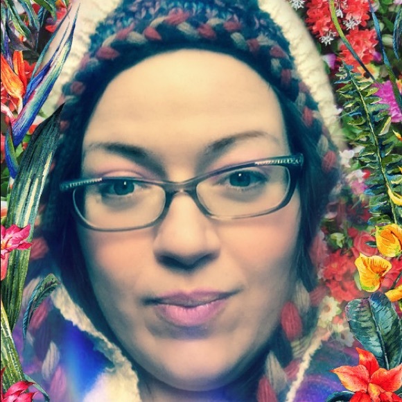 Meet well dressed dame Amanda 😘 💋💋 - Picture 6 of 9